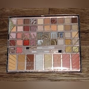 Paris Hilton Bombshell Beauty Eyeshadow Palette
